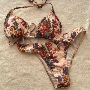 Vintage floral print 🤎🩶🤍